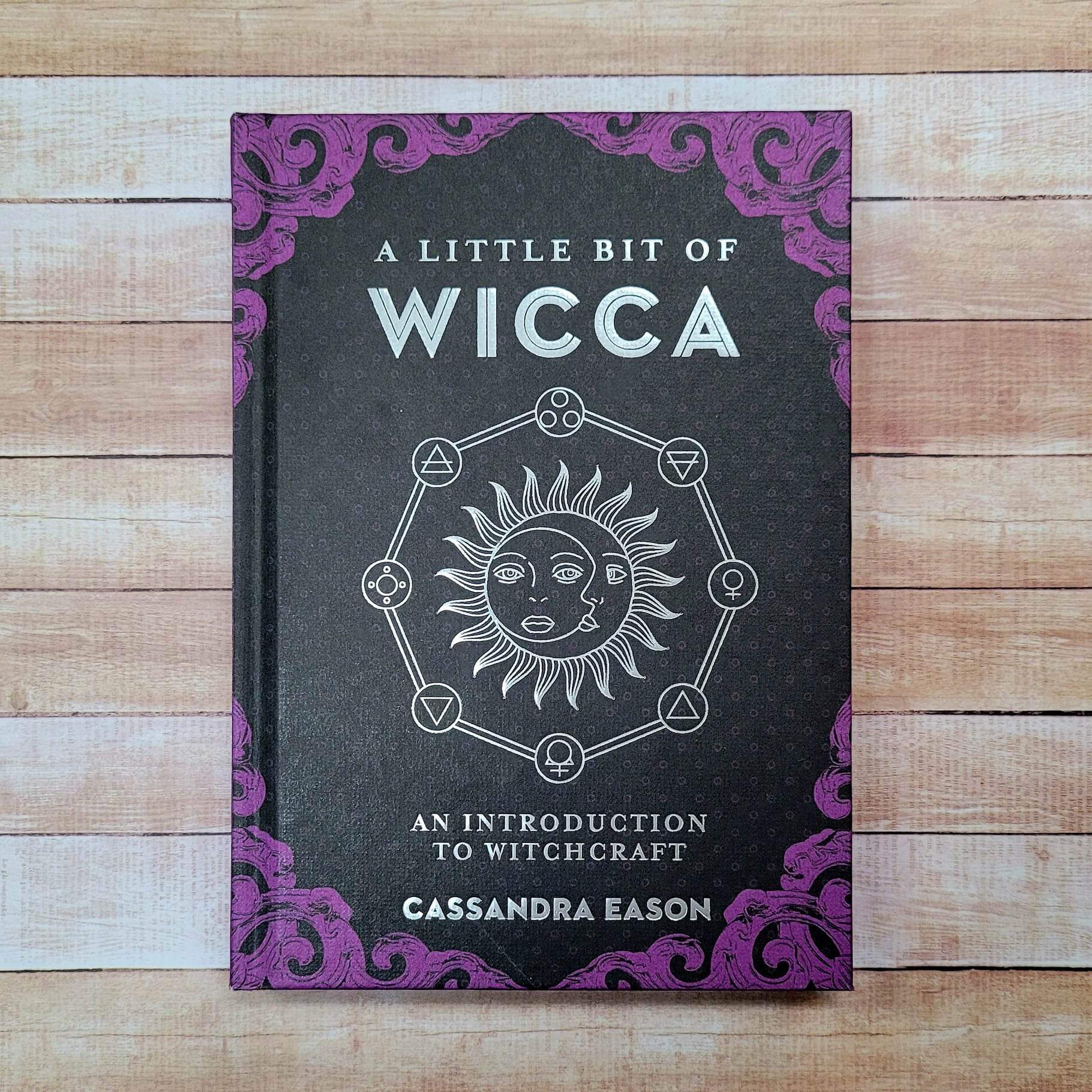 Book - Little bit of wicca